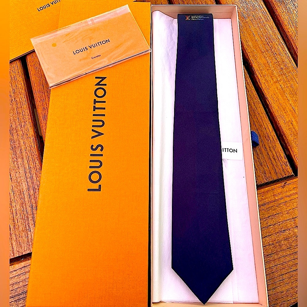 🎁LV HOLIDAY 26’🎁🆕💯LOUIS VUITTON VIRGIL ABLOH RUNWAY SUNSHINE MOTIF TIE🌞🔥 - Picture 14 of 17